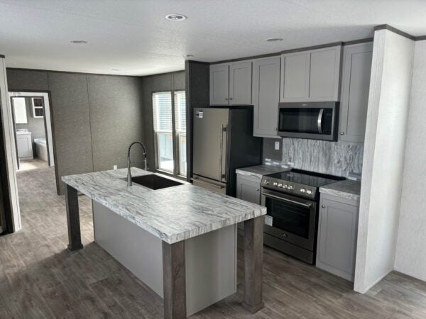 Mobile Home 3 bedroom 2 bath, 2,100sqft