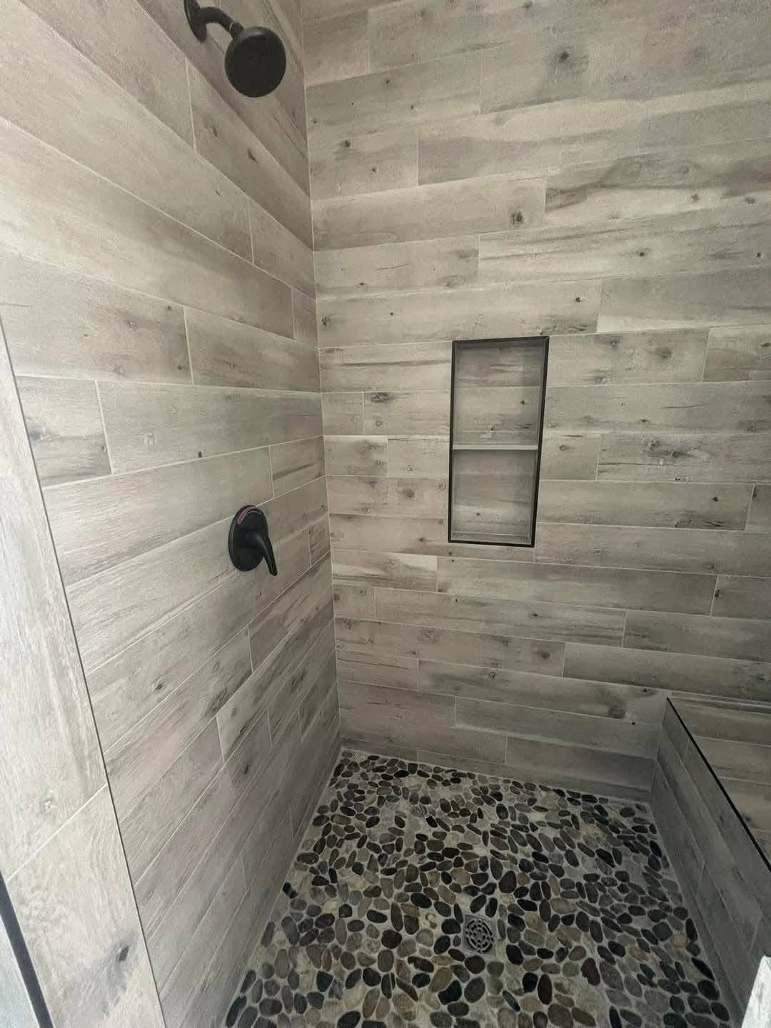 Mobile Home 3 bedrooms 2 baths, 2040sqft