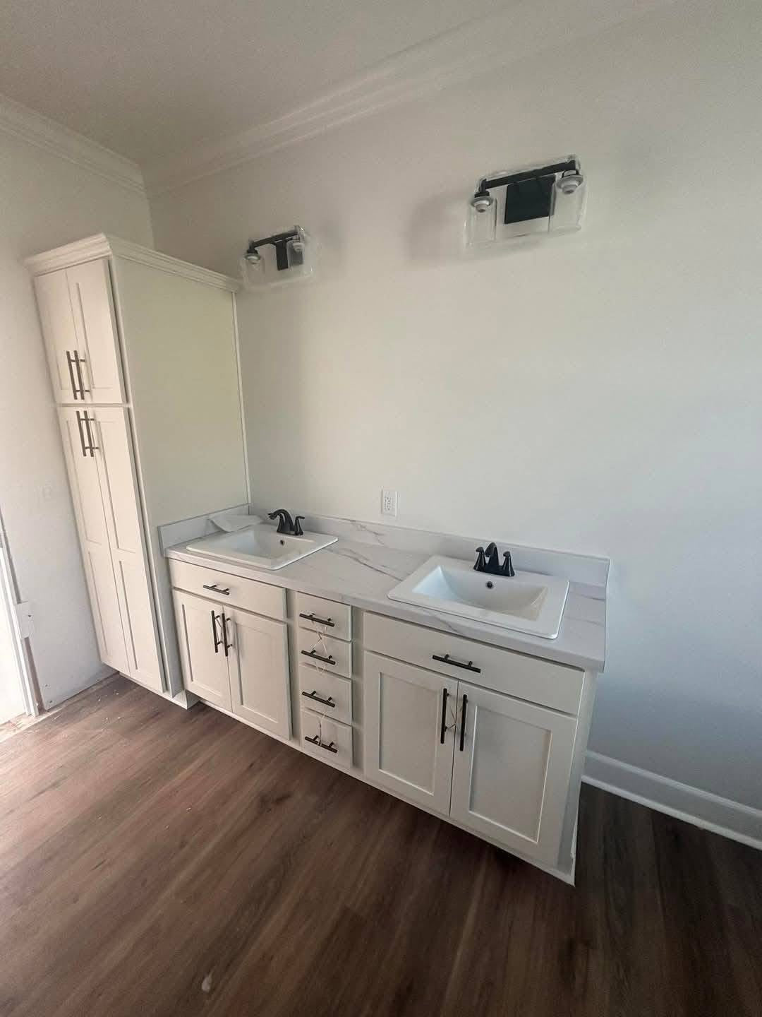 Mobile Home 3 bedrooms 2 baths, 2040sqft