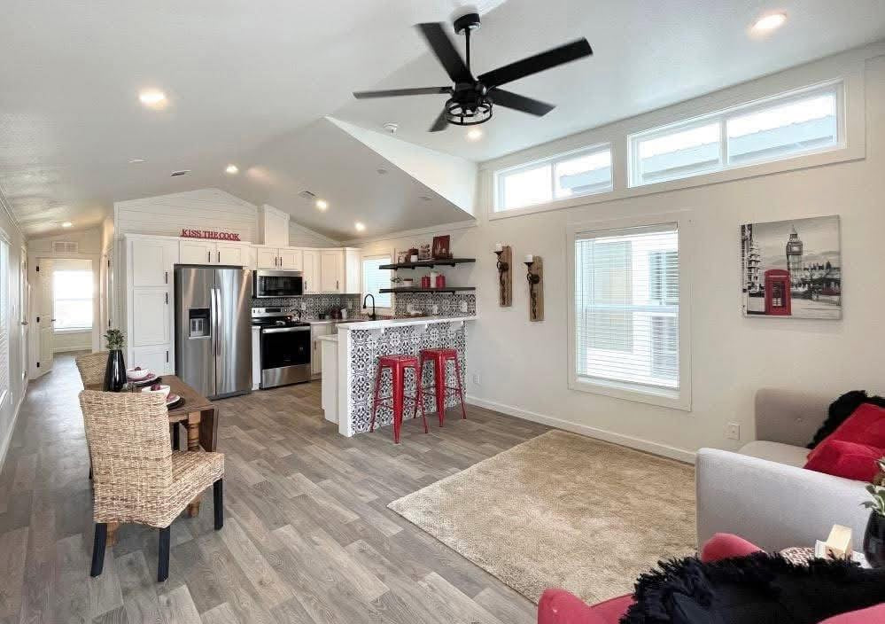 Mobile Home, 1 bedroom 1 Bath, 800sqft